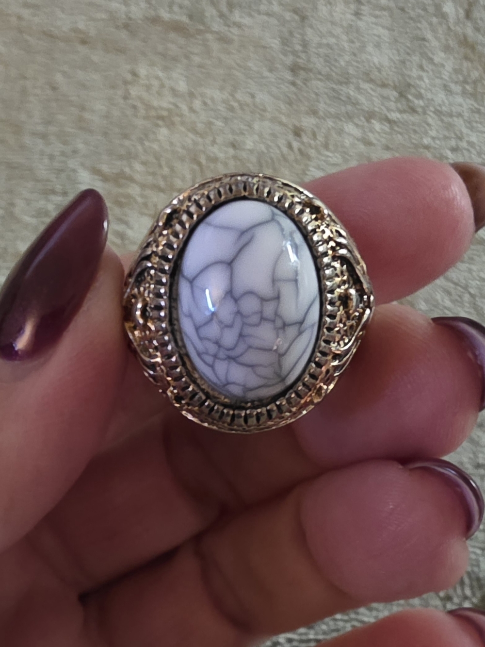 Antique Toned Ring with White Howlite Oval Stone Size 11 Look At Pics - Picture 4 of 9